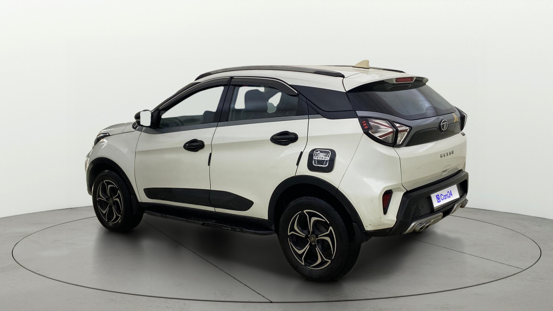 View 2021 Tata Nexon Revotron XE Image 2 Used 2021 Tata Nexon Revotron XE Image 2