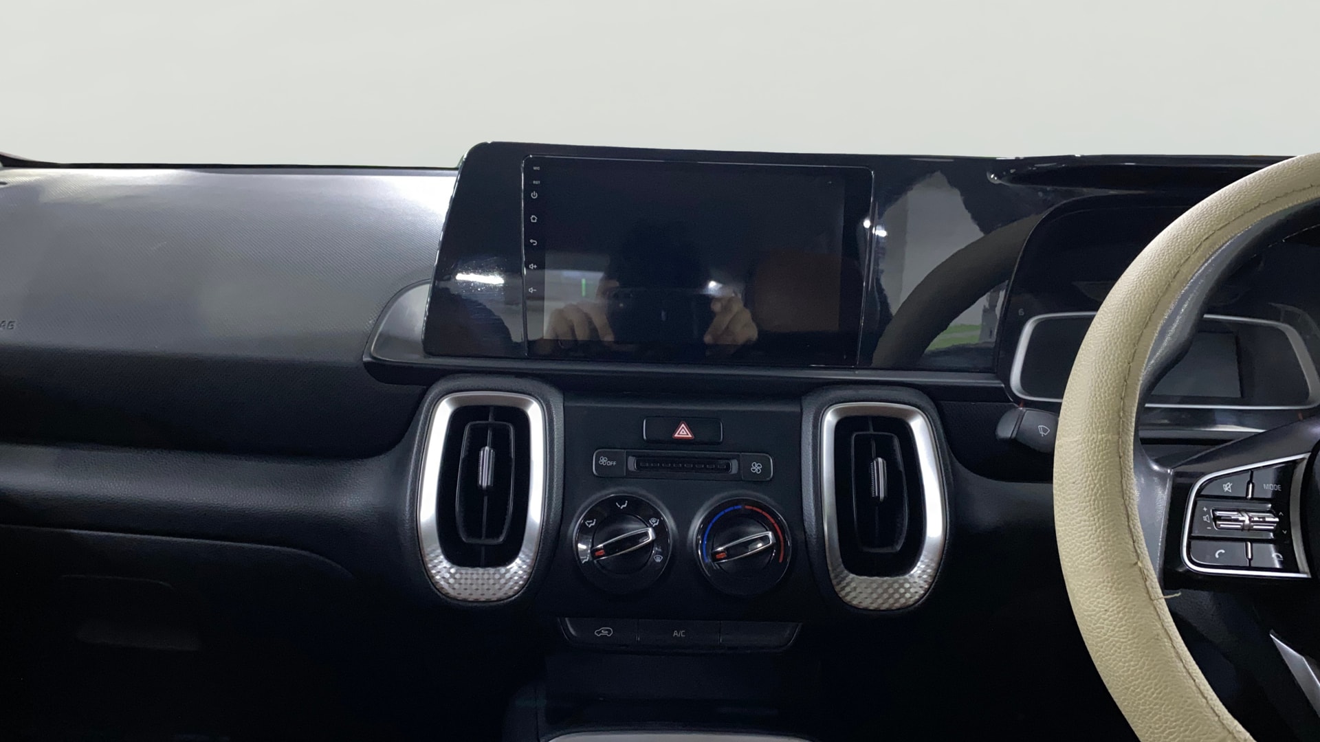 View 2022 Kia Sonet HTK Diesel Image 31 Used 2022 Kia Sonet HTK Diesel Image 31