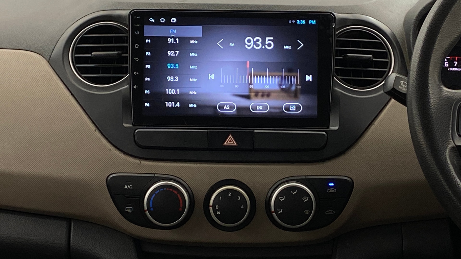 View 2015 Hyundai Grand i10 Sportz 1.2 Kappa Image 17 Used 2015 Hyundai Grand i10 Sportz 1.2 Kappa Image 17