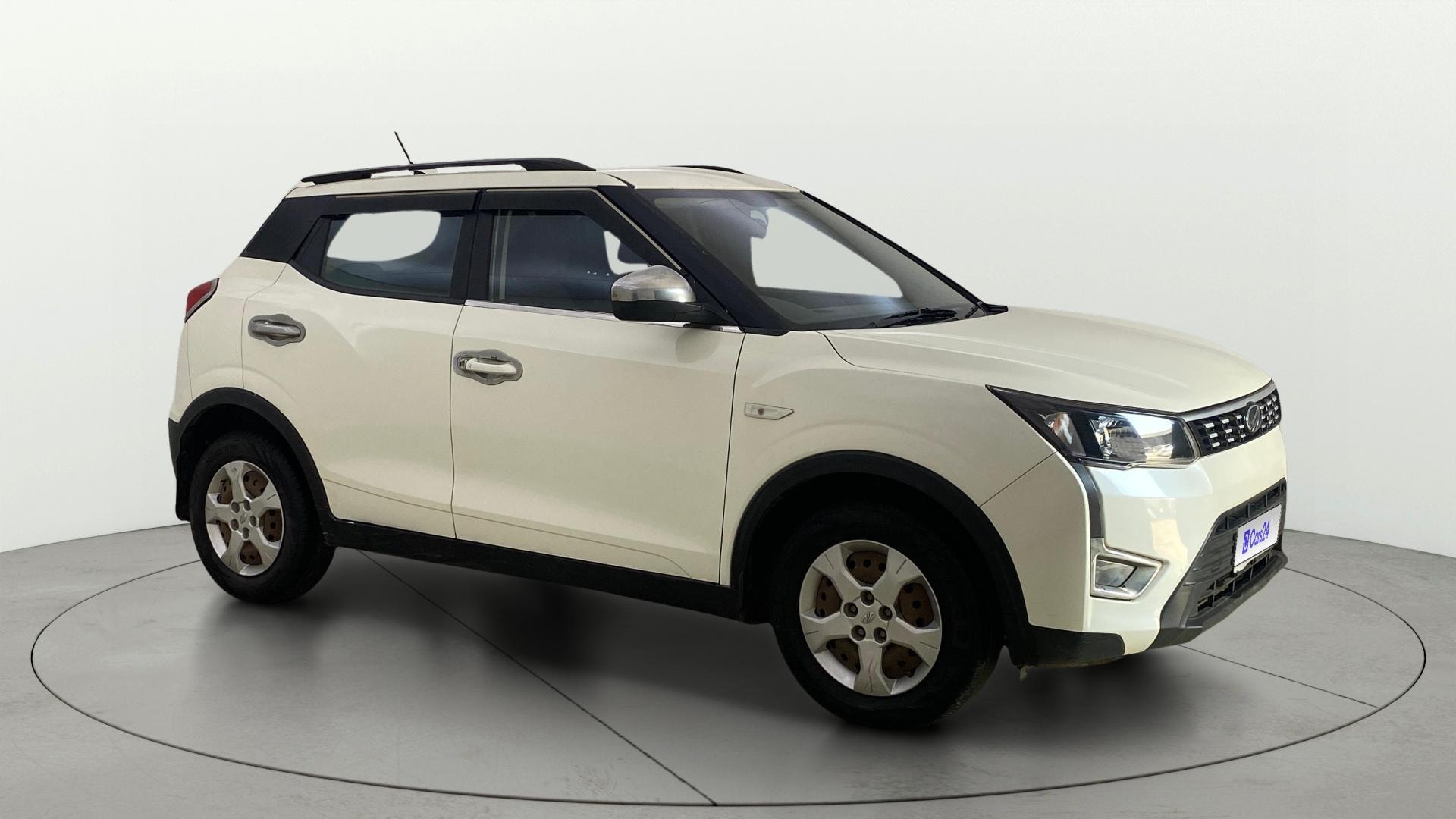 View 2022 Mahindra XUV300 W4 Petrol BS IV Image 21 Used 2022 Mahindra XUV300 W4 Petrol BS IV Image 21