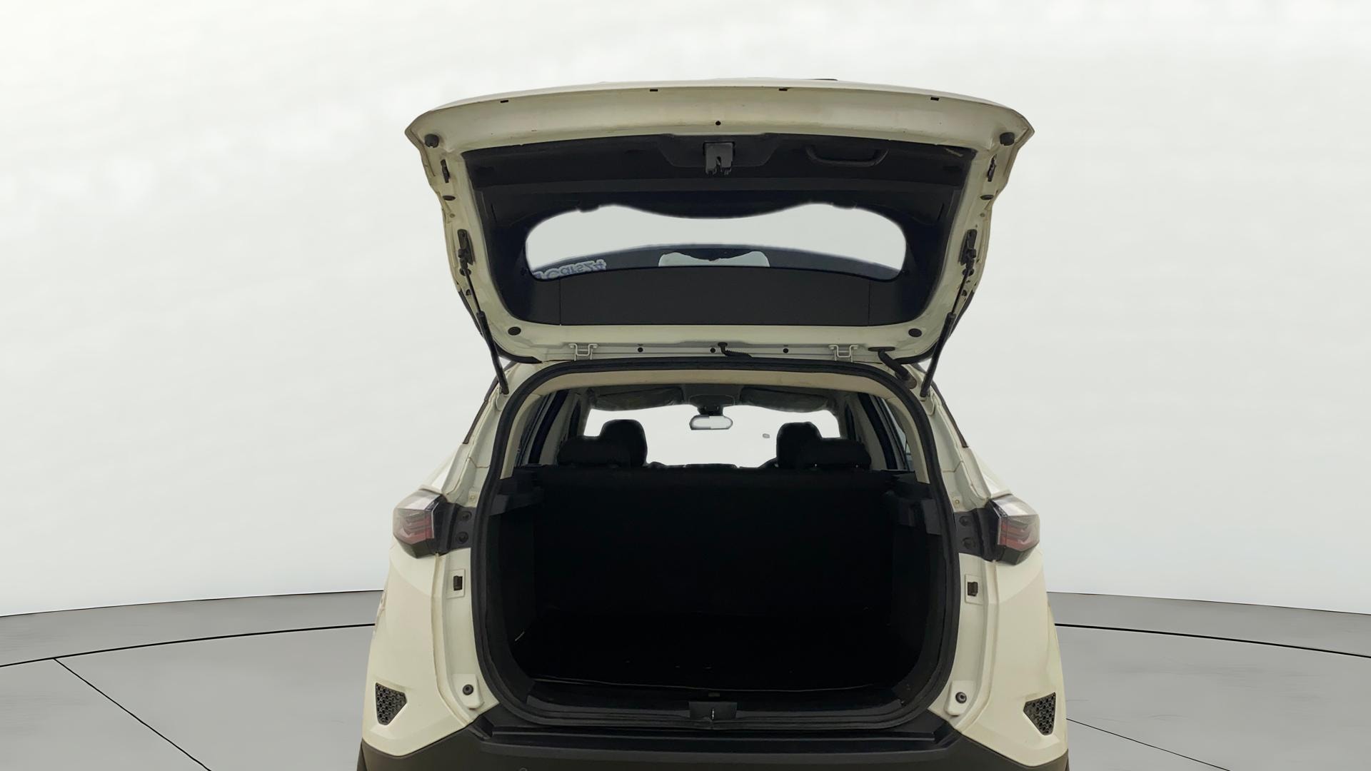 View 2022 Tata Harrier XE Image 17 Used 2022 Tata Harrier XE Image 17
