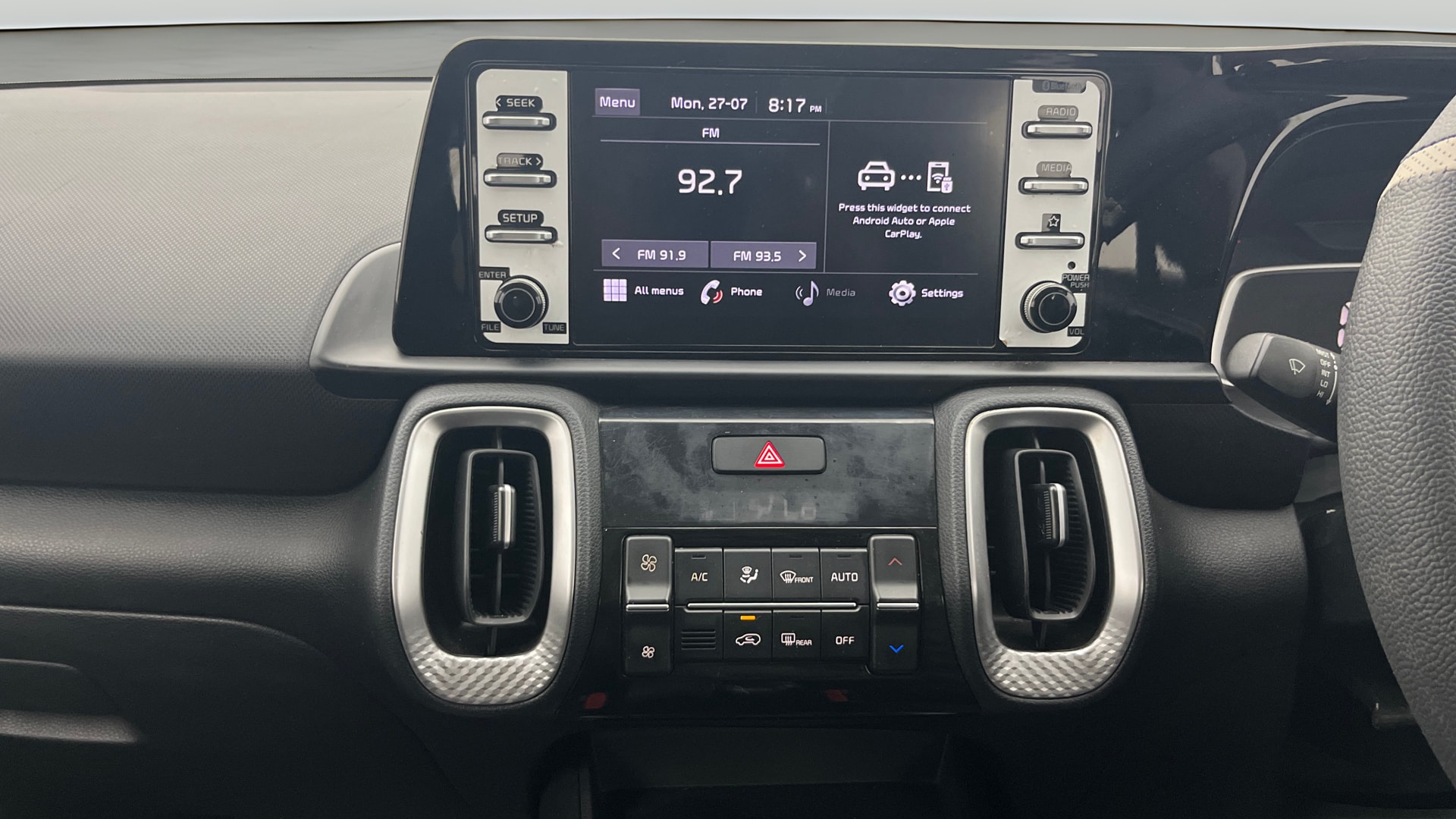 View 2021 Kia Sonet HTK Plus Petrol Image 17 Used 2021 Kia Sonet HTK Plus Petrol Image 17