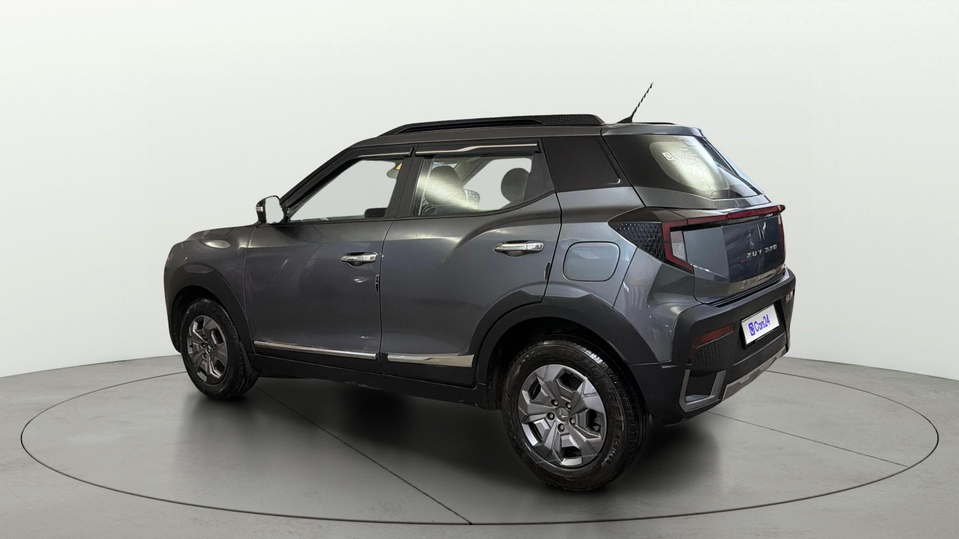 View 2024 Mahindra XUV 3XO MX3 Pro 1.2 L TCMPFi Image 2 Used 2024 Mahindra XUV 3XO MX3 Pro 1.2 L TCMPFi Image 2