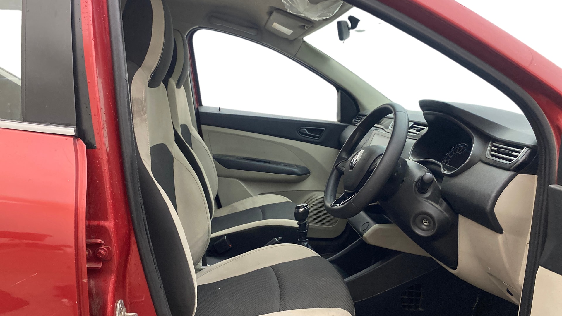 View 2019 Renault Triber RXT Image 25 Used 2019 Renault Triber RXT Image 25