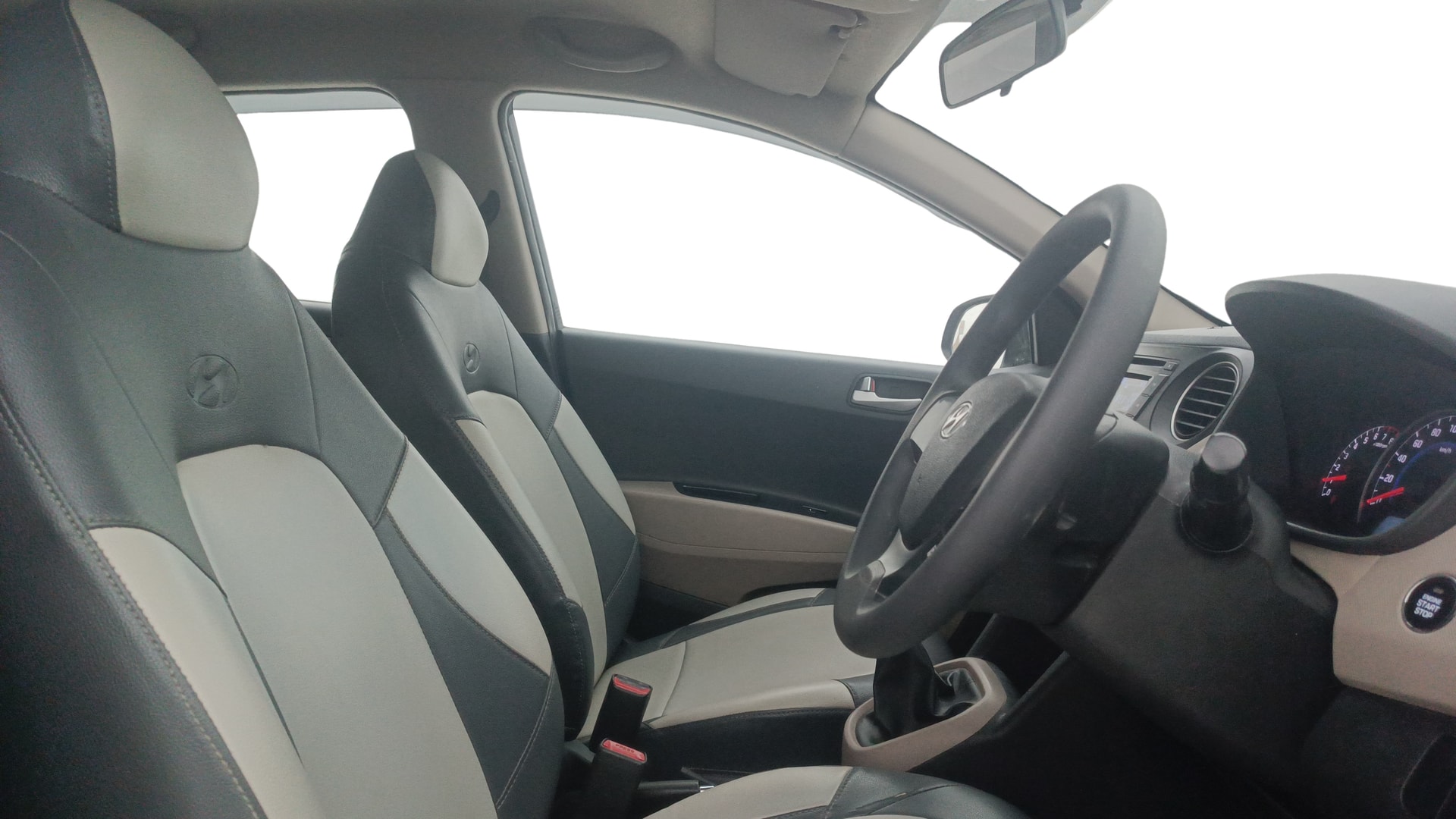 View 2015 Hyundai Grand i10 Sportz 1.2 Kappa Image 25 Used 2015 Hyundai Grand i10 Sportz 1.2 Kappa Image 25