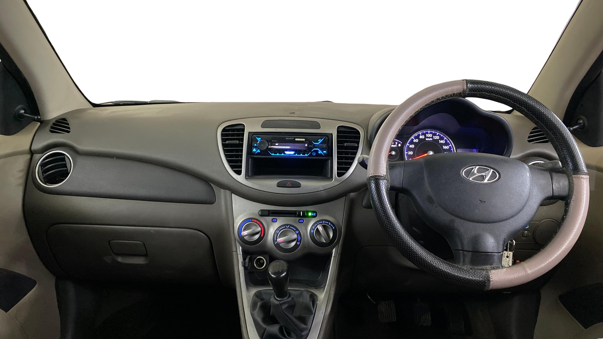 View 2015 Hyundai i10 1.1 Magna Image 15 Used 2015 Hyundai i10 1.1 Magna Image 15