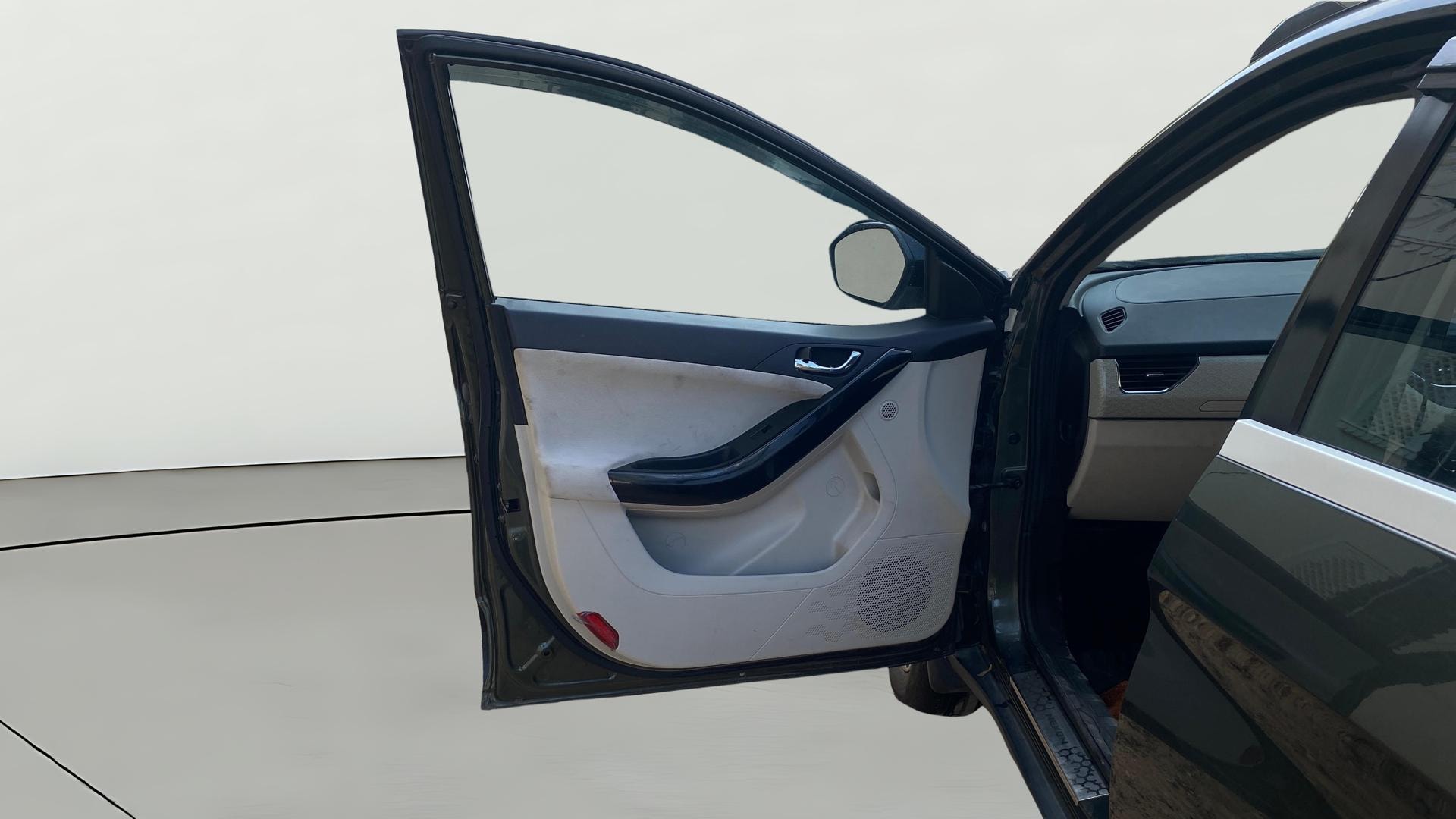 View 2022 Tata Nexon Revotron XE Image 31 Used 2022 Tata Nexon Revotron XE Image 31