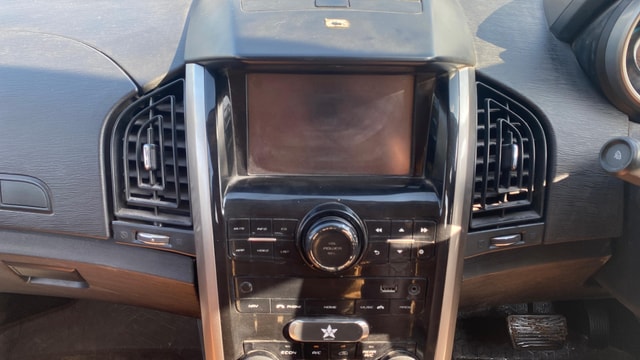 View Mahindra XUV500 Image 33 Used Mahindra XUV500 Image 33