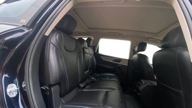 View Mahindra XUV700 Image 38 Used Mahindra XUV700 Image 38