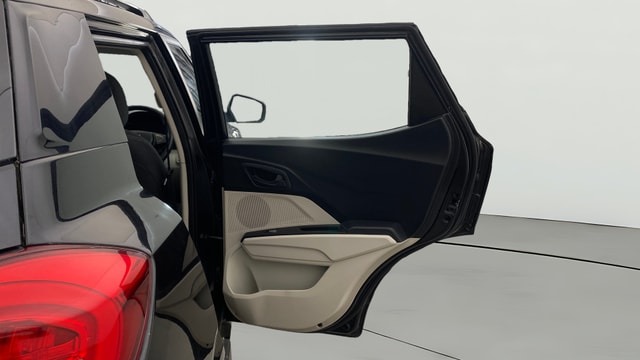 View Mahindra XUV300 Image 7 Used Mahindra XUV300 Image 7