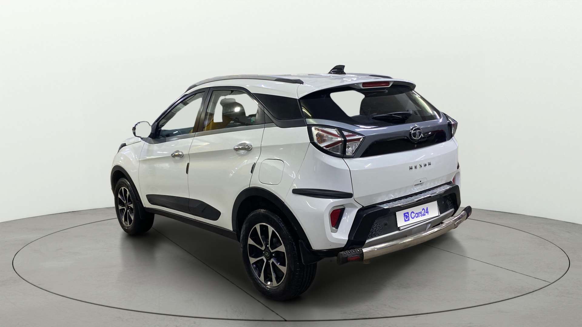 View 2021 Tata Nexon Revotron XE Image 2 Used 2021 Tata Nexon Revotron XE Image 2