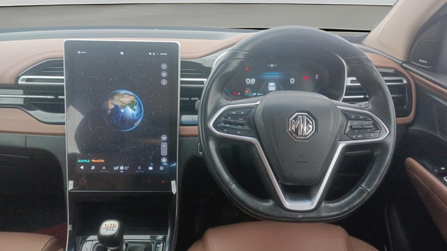 View MG Hector Plus Image 14 Used MG Hector Plus Image 14