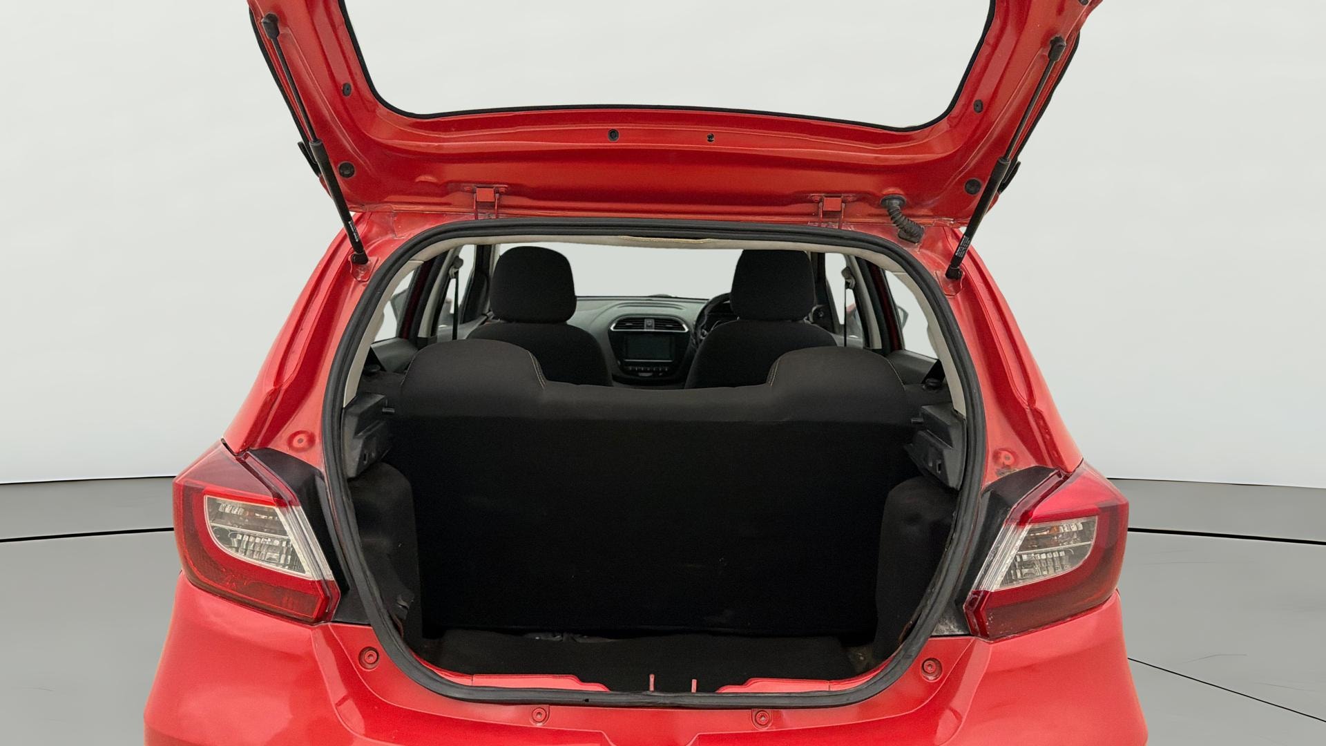 View 2021 Tata Tiago Revotorq XB Image 36 Used 2021 Tata Tiago Revotorq XB Image 36