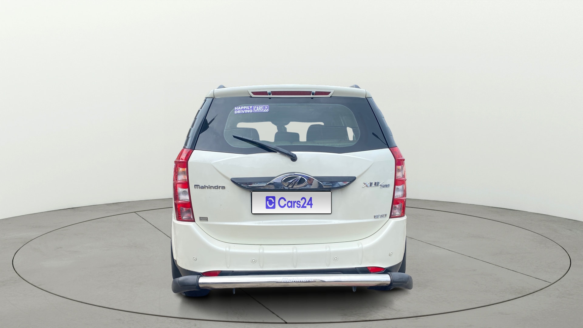 View 2015 Mahindra XUV500 W10 FWD Image 45 Used 2015 Mahindra XUV500 W10 FWD Image 45