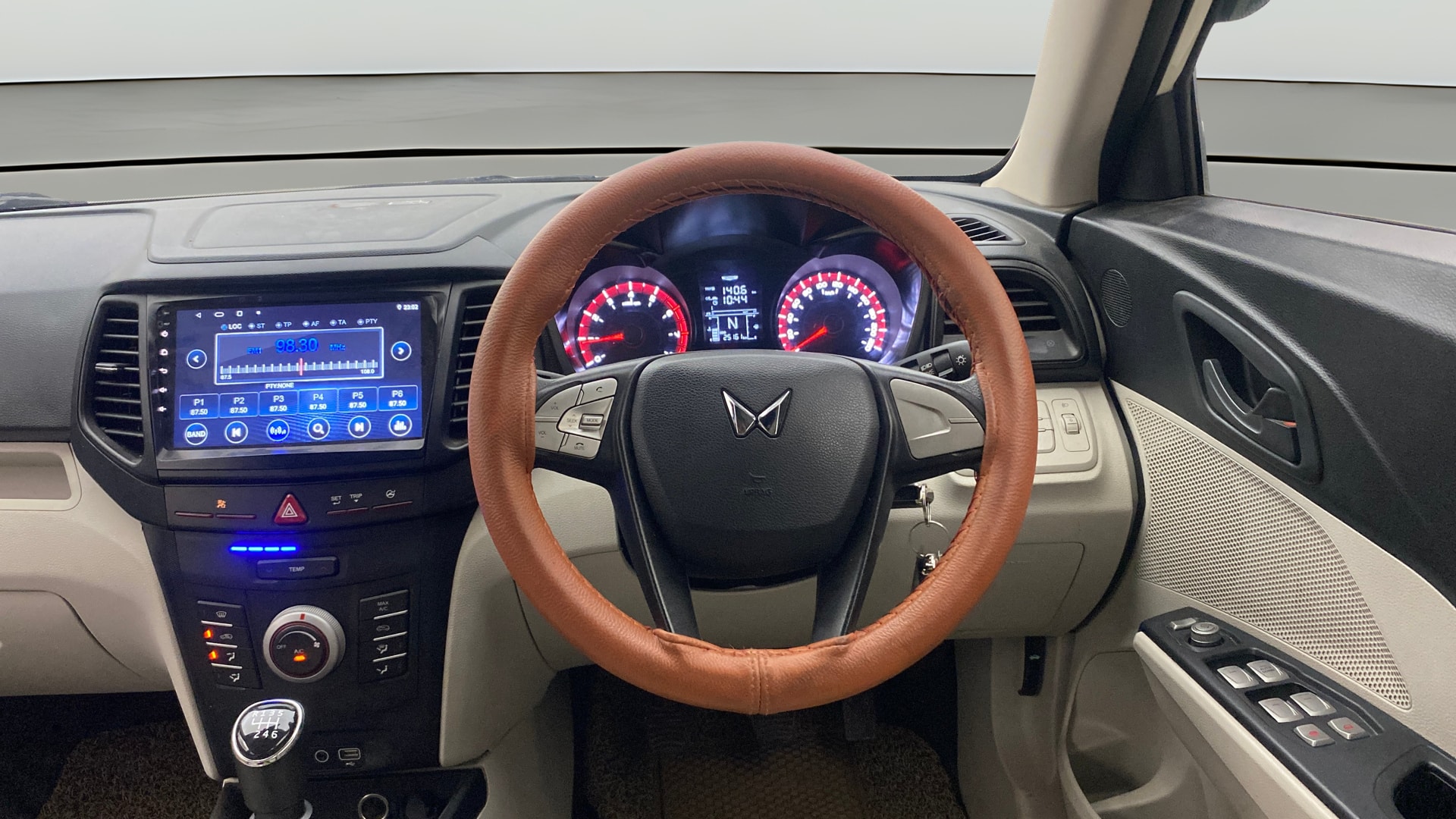 Used 2023 Mahindra XUV300 Used 2023 Mahindra XUV300