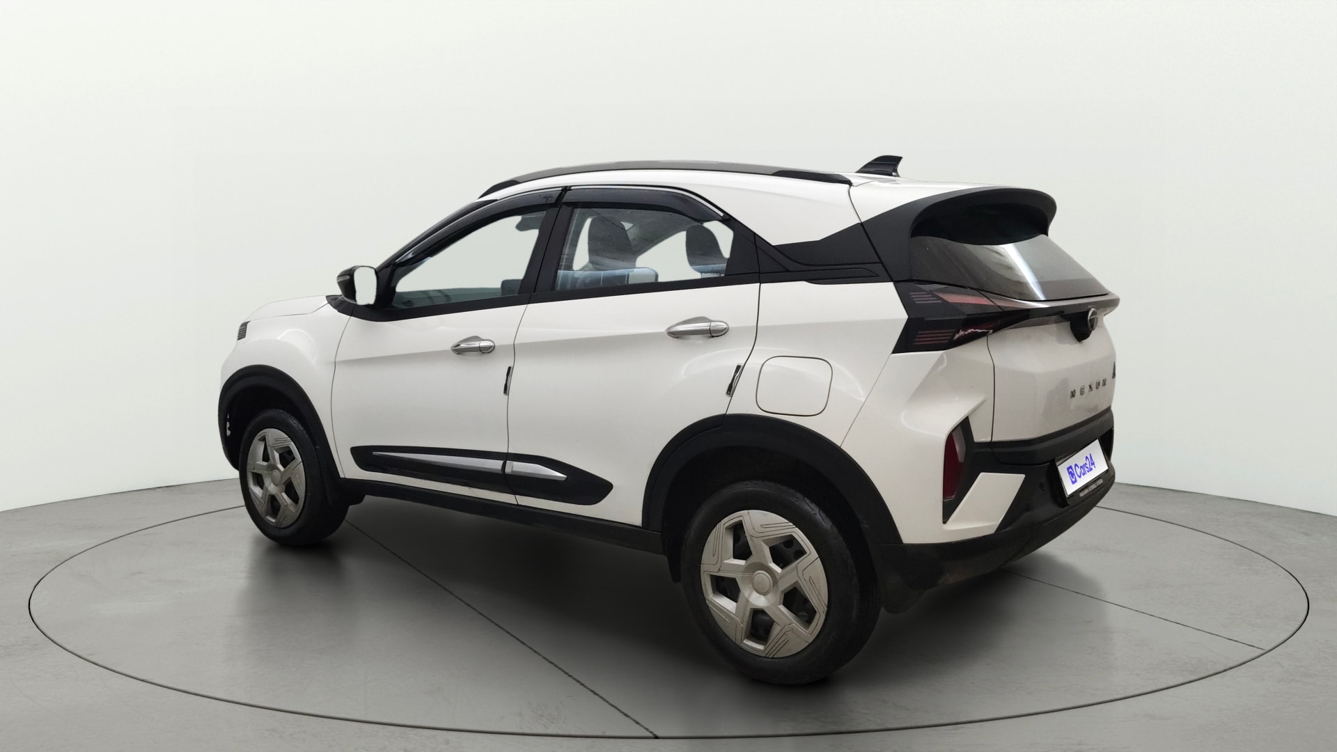 View 2024 Tata Nexon Revotron XE Image 2 Used 2024 Tata Nexon Revotron XE Image 2