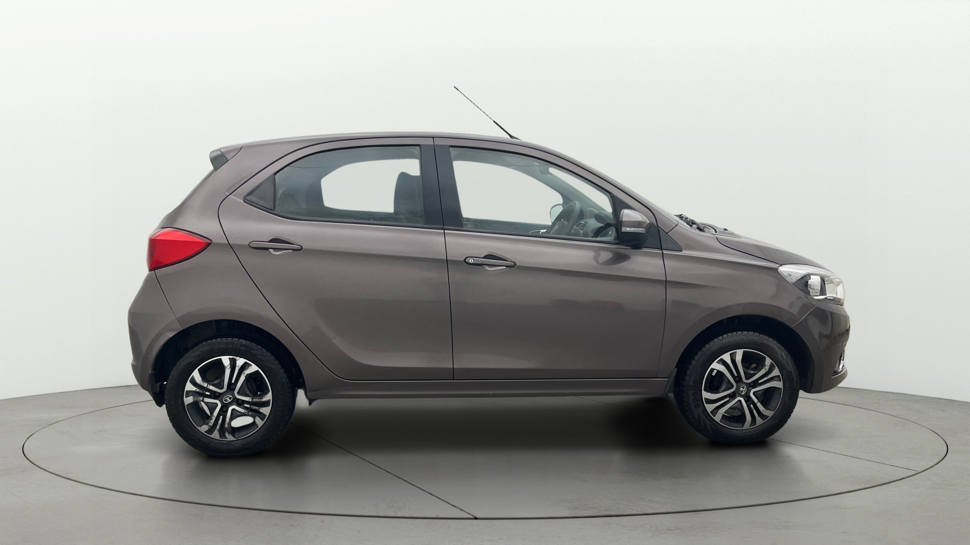 View 2019 Tata Tiago Revotorq XB Image 8 Used 2019 Tata Tiago Revotorq XB Image 8