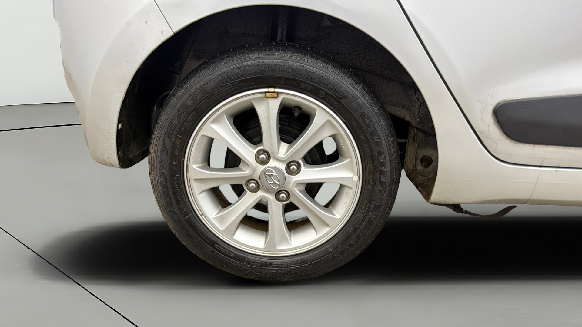 View 2015 Hyundai Grand i10 Asta AT 1.2 Kappa VTVT Image 32 Used 2015 Hyundai Grand i10 Asta AT 1.2 Kappa VTVT Image 32