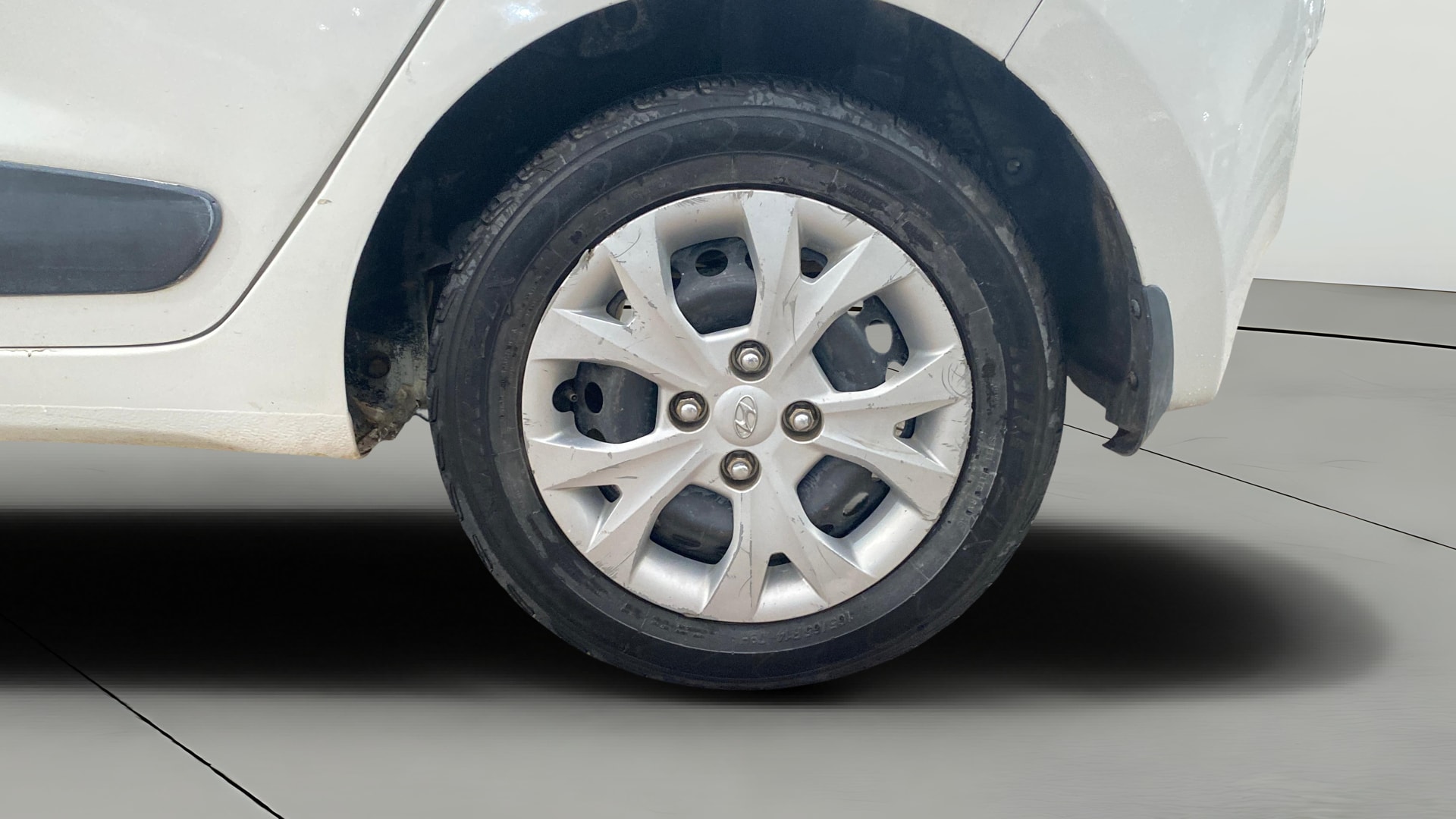 View 2015 Hyundai Grand i10 Sportz 1.2 Kappa Image 11 Used 2015 Hyundai Grand i10 Sportz 1.2 Kappa Image 11