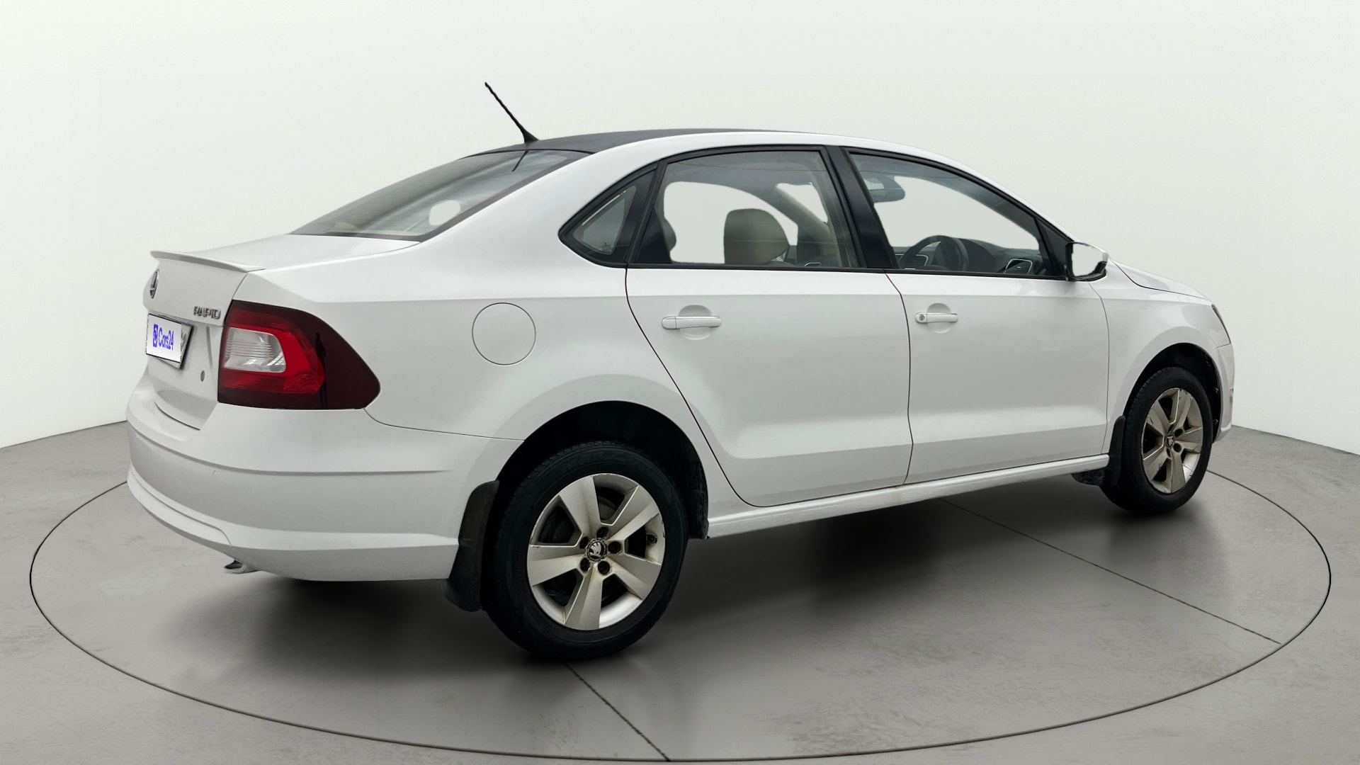 View 2017 Skoda Rapid 1.6 MPI Style Plus AT Image 41 Used 2017 Skoda Rapid 1.6 MPI Style Plus AT Image 41