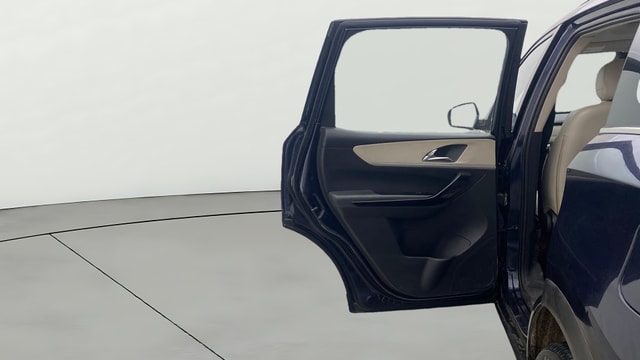 View Mahindra XUV700 Image 16 Used Mahindra XUV700 Image 16