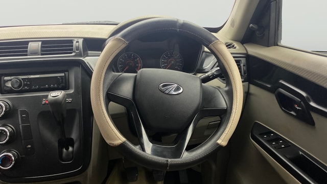 View Mahindra KUV100 Image 20 Used Mahindra KUV100 Image 20