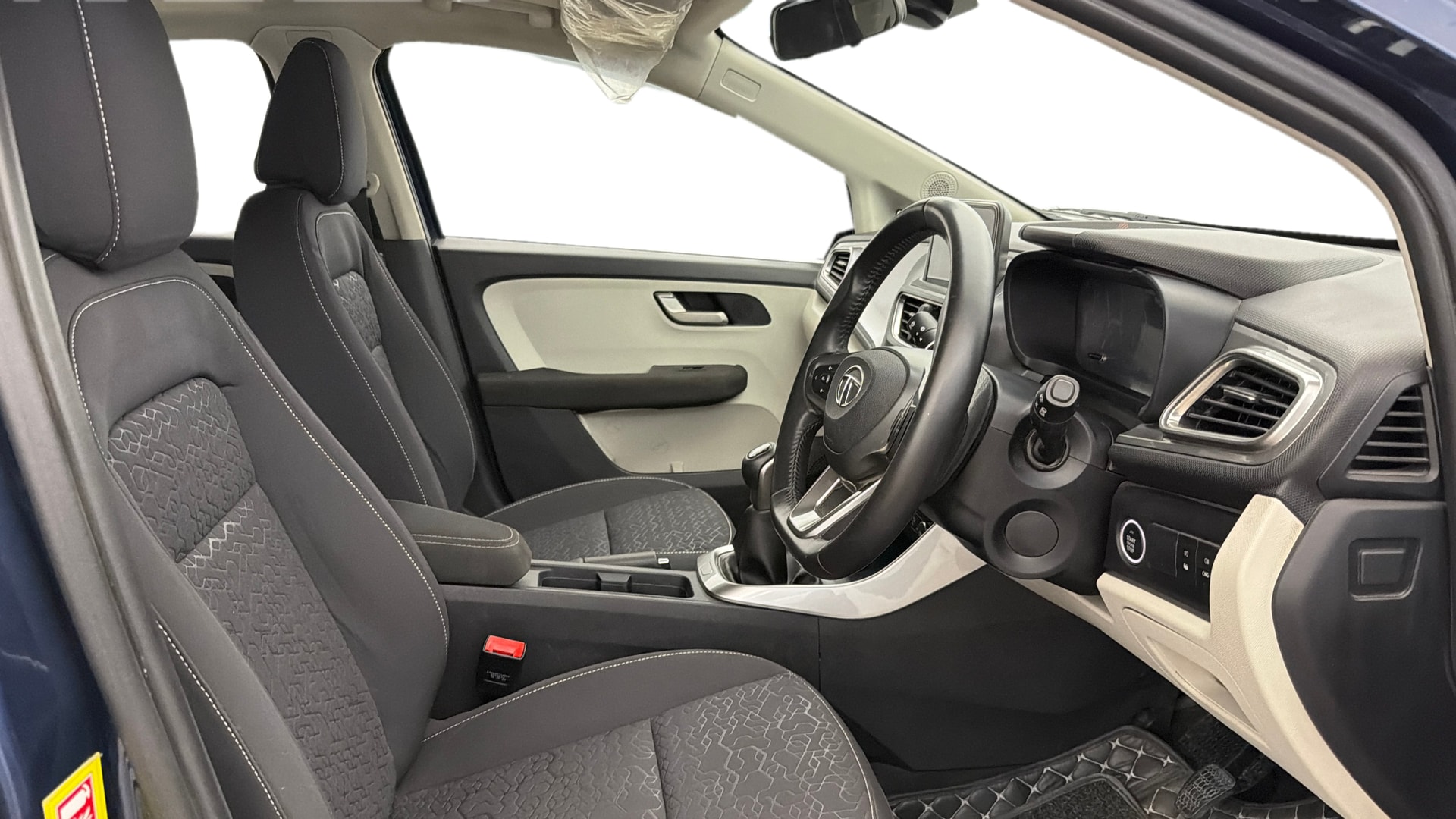 View 2023 Tata Altroz XZ Petrol Image 27 Used 2023 Tata Altroz XZ Petrol Image 27