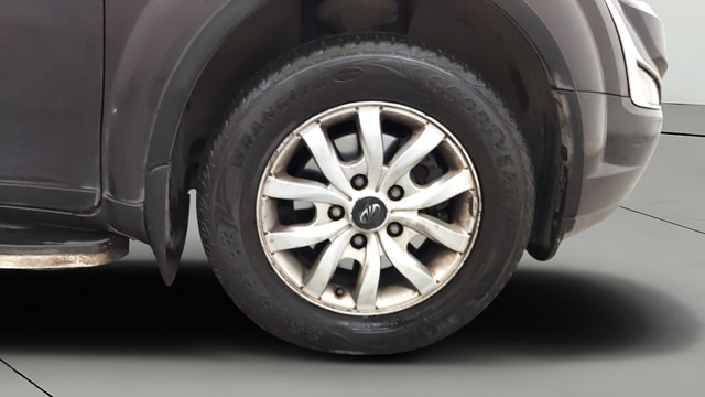 View Mahindra XUV500 Image 44 Used Mahindra XUV500 Image 44