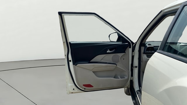 View Mahindra XUV300 Image 39 Used Mahindra XUV300 Image 39