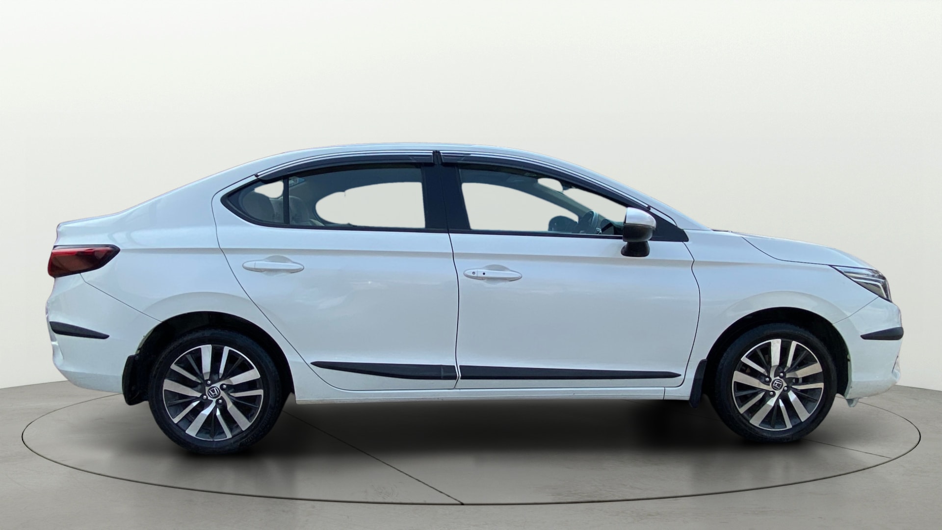 View 2022 Honda City ZX MT Diesel Anniversary Edition Image 9 Used 2022 Honda City ZX MT Diesel Anniversary Edition Image 9