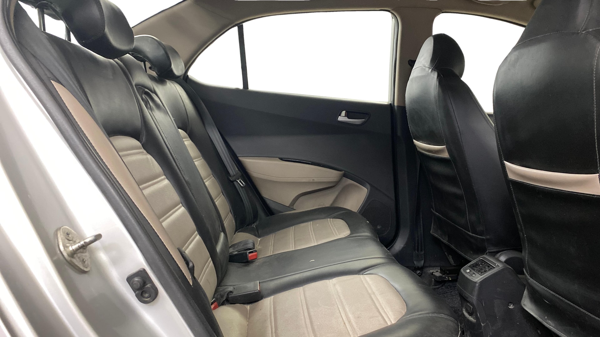 View 2014 Hyundai Xcent S Petrol Image 28 Used 2014 Hyundai Xcent S Petrol Image 28
