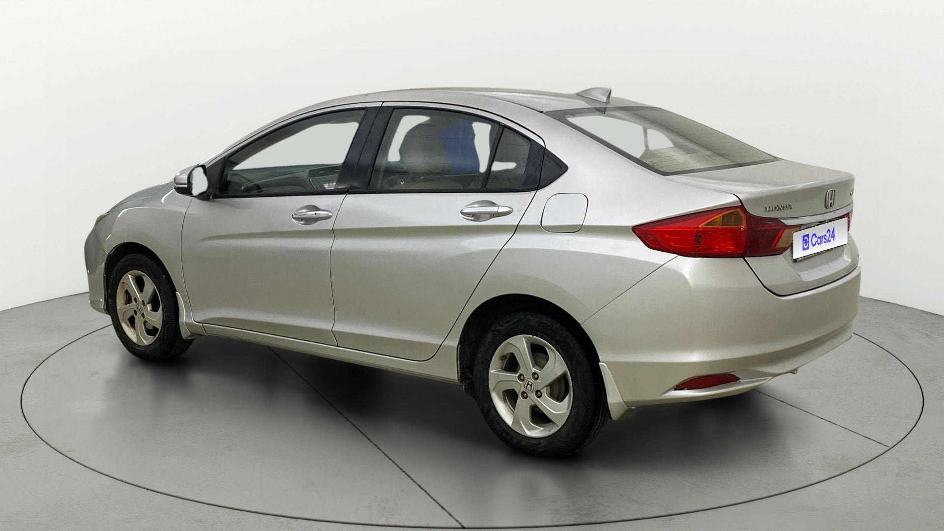 View 2015 Honda City ZX MT Diesel Anniversary Edition Image 2 Used 2015 Honda City ZX MT Diesel Anniversary Edition Image 2
