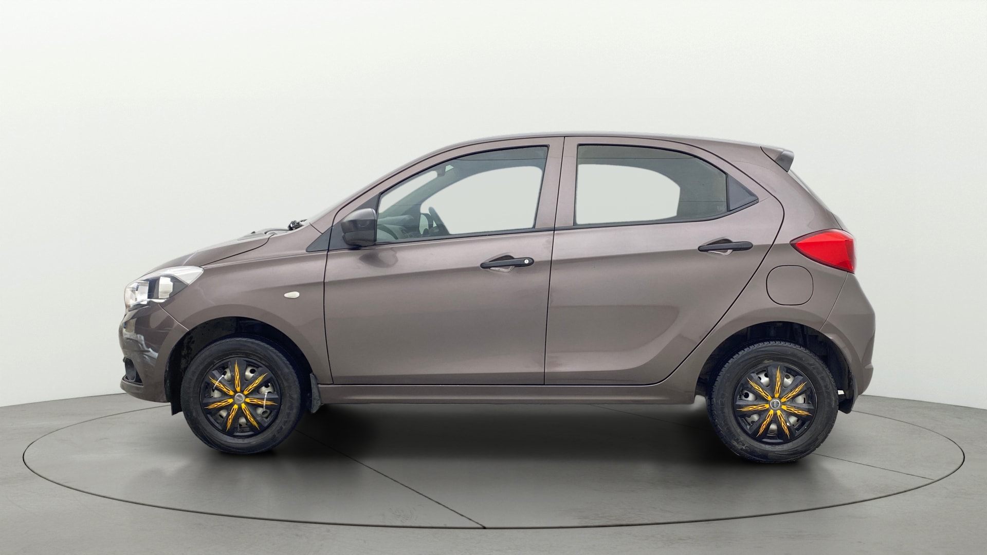 View 2019 Tata Tiago Revotorq XB Image 5 Used 2019 Tata Tiago Revotorq XB Image 5