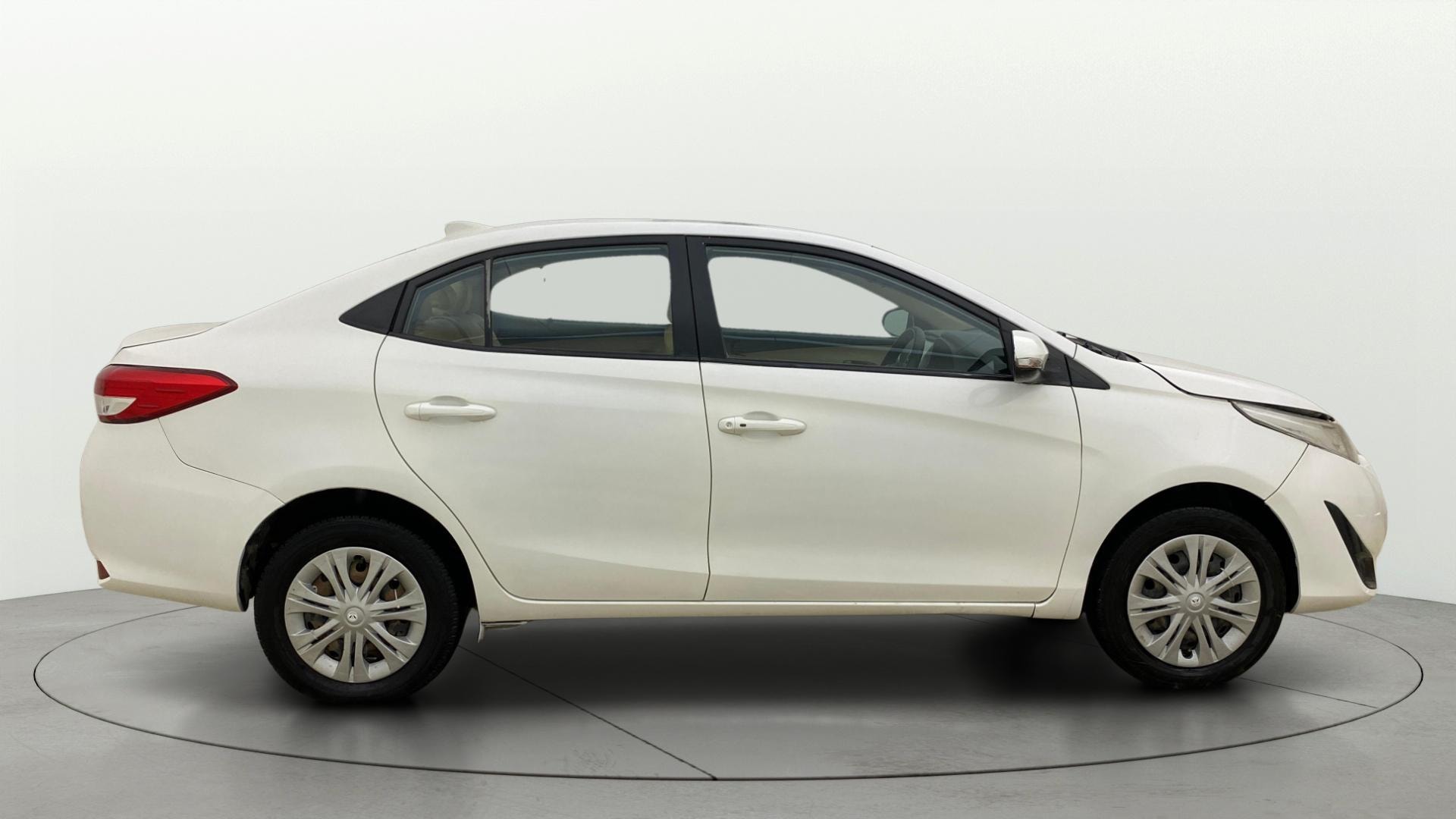 View 2018 Toyota Yaris G MT Image 8 Used 2018 Toyota Yaris G MT Image 8