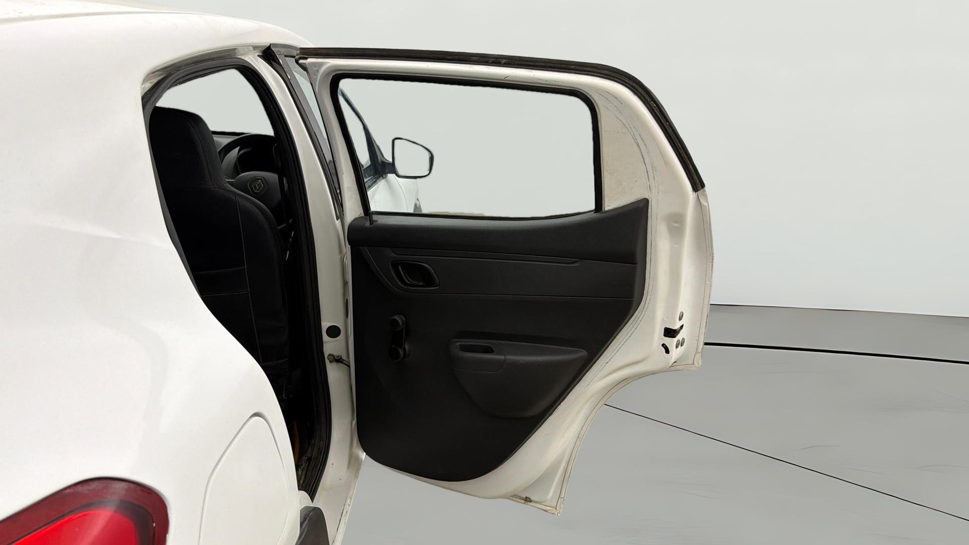 View 2016 Renault Kwid RXL Image 7 Used 2016 Renault Kwid RXL Image 7