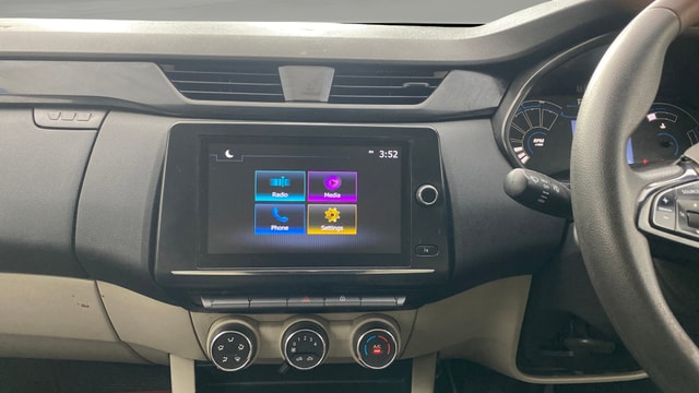 View Renault Triber Image 18 Used Renault Triber Image 18