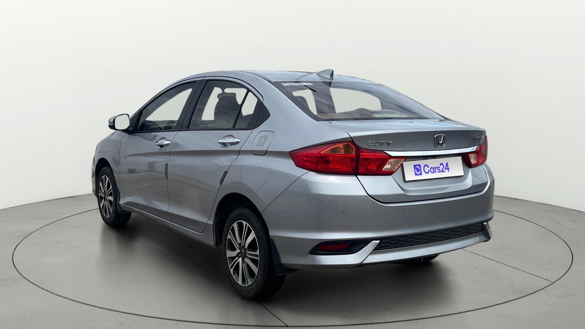 View 2022 Honda City ZX MT Diesel Anniversary Edition Image 2 Used 2022 Honda City ZX MT Diesel Anniversary Edition Image 2