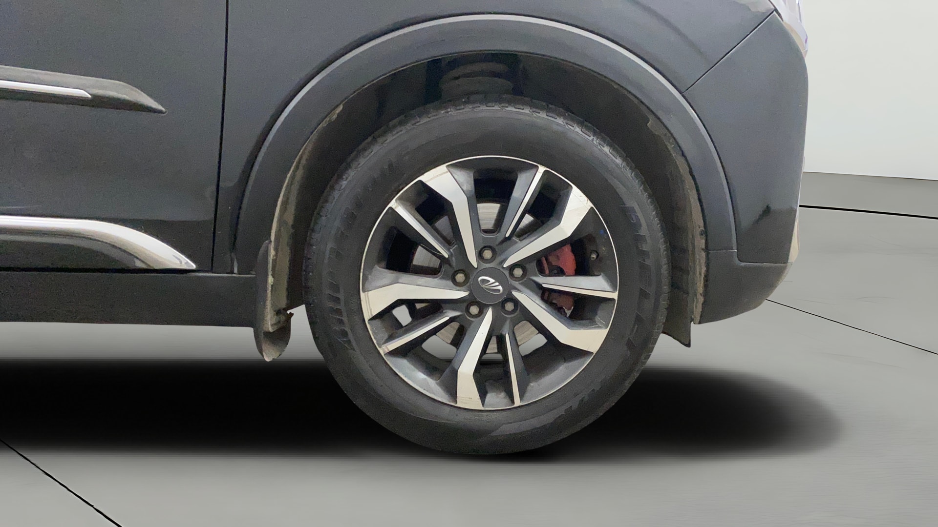 View 2019 Mahindra XUV300 W4 Petrol BS IV Image 46 Used 2019 Mahindra XUV300 W4 Petrol BS IV Image 46