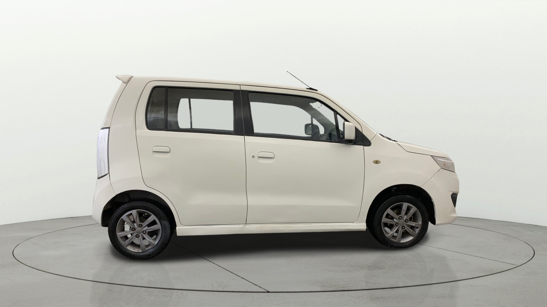 View 2017 Maruti Suzuki Stingray LXI Image 8 Used 2017 Maruti Suzuki Stingray LXI Image 8