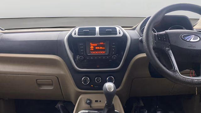 View Mahindra TUV300 Image 19 Used Mahindra TUV300 Image 19