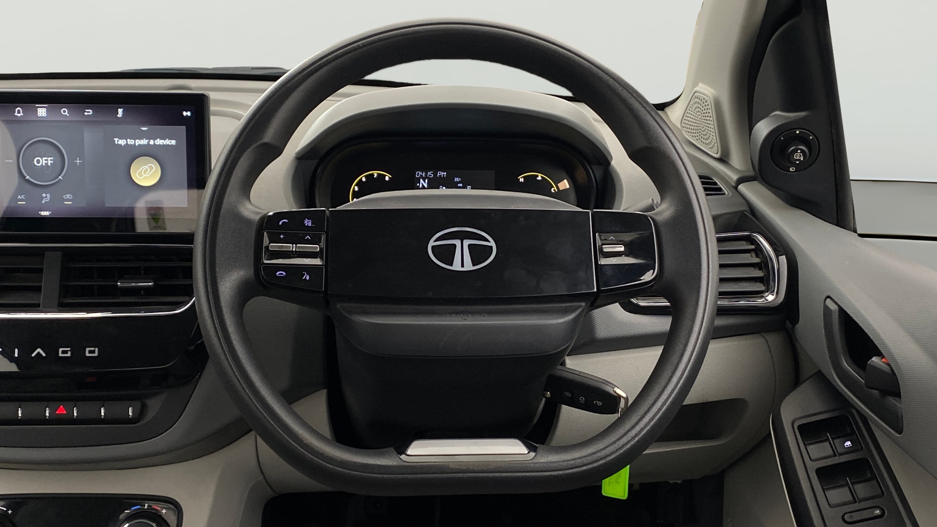 View 2025 Tata Tiago Revotorq XB Image 20 Used 2025 Tata Tiago Revotorq XB Image 20