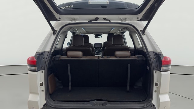 View Toyota Innova Hycross Image 43 Used Toyota Innova Hycross Image 43