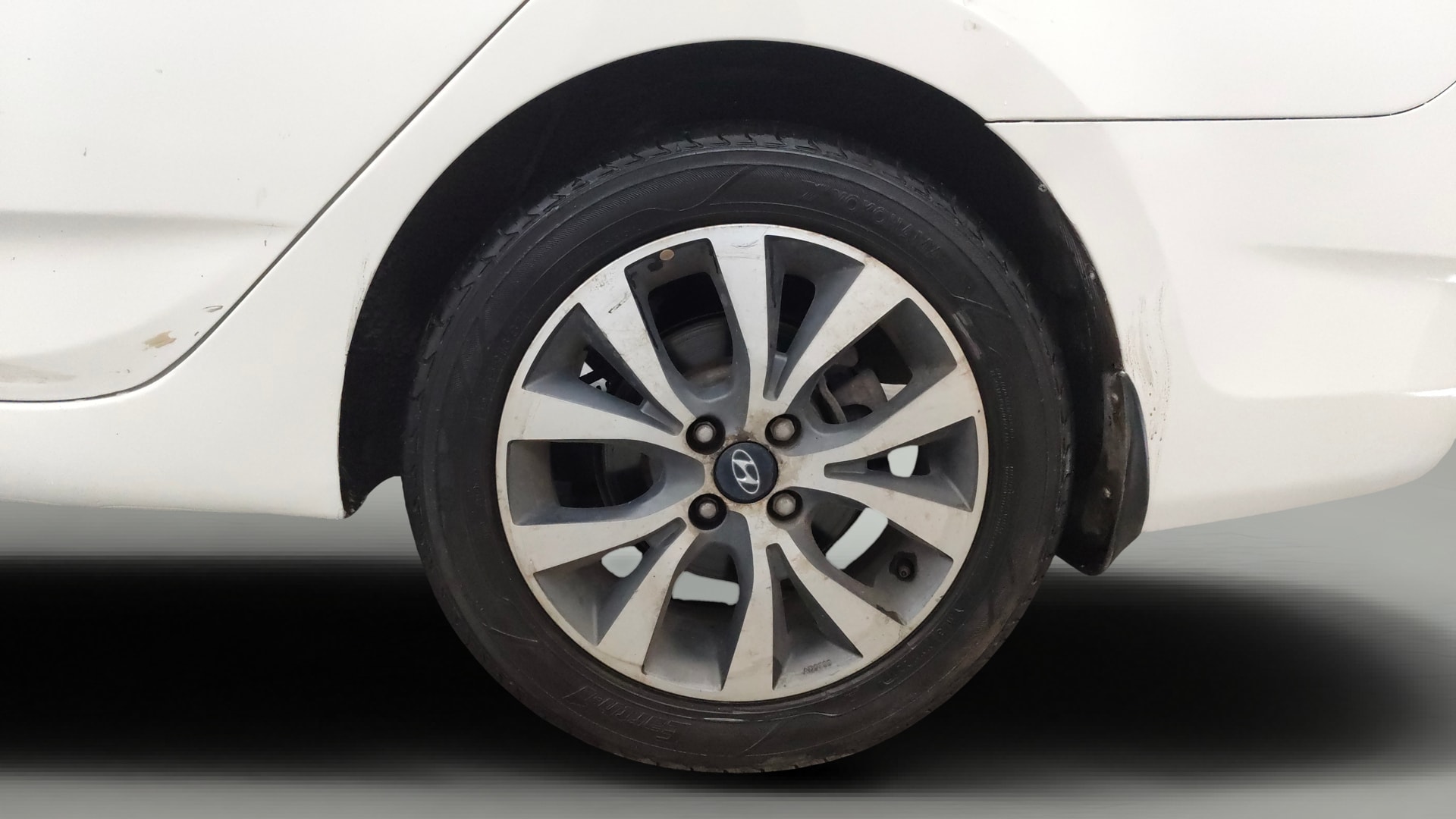 View 2013 Hyundai Fluidic Verna 1.6 VTVT SX O Image 11 Used 2013 Hyundai Fluidic Verna 1.6 VTVT SX O Image 11