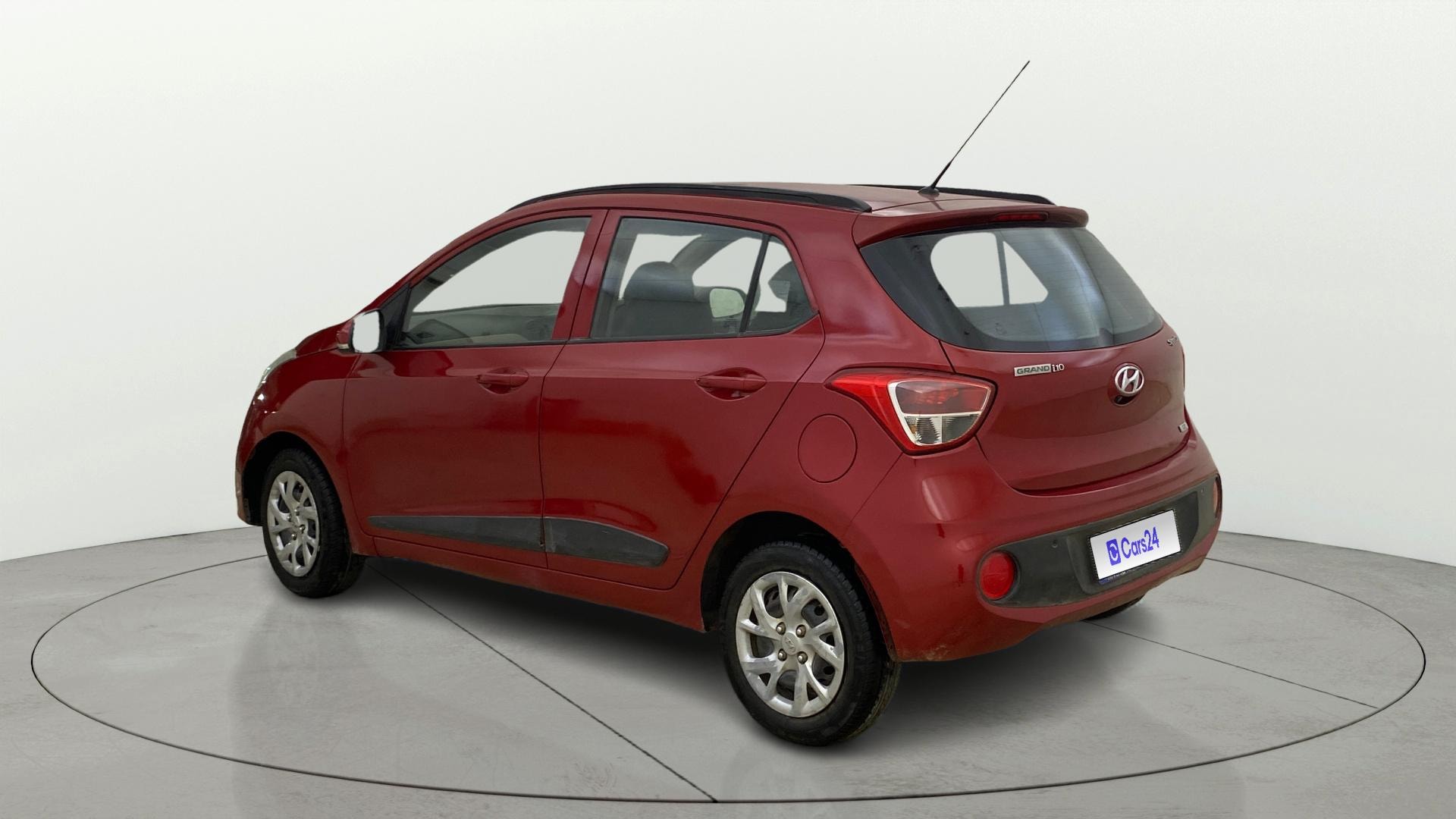 View 2017 Hyundai Grand i10 1.2 Sportz(O) Petrol Image 2 Used 2017 Hyundai Grand i10 1.2 Sportz(O) Petrol Image 2