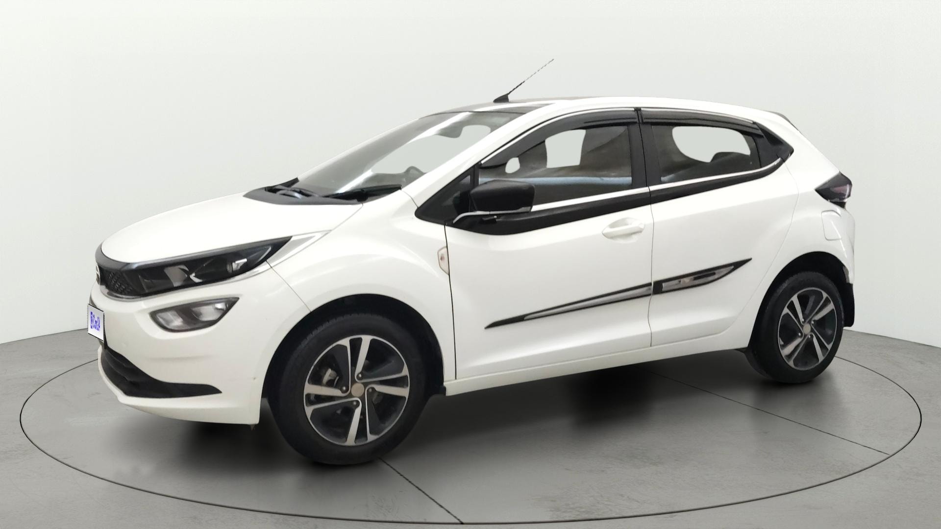 View 2023 Tata Altroz XZ Plus Petrol Image 37 Used 2023 Tata Altroz XZ Plus Petrol Image 37