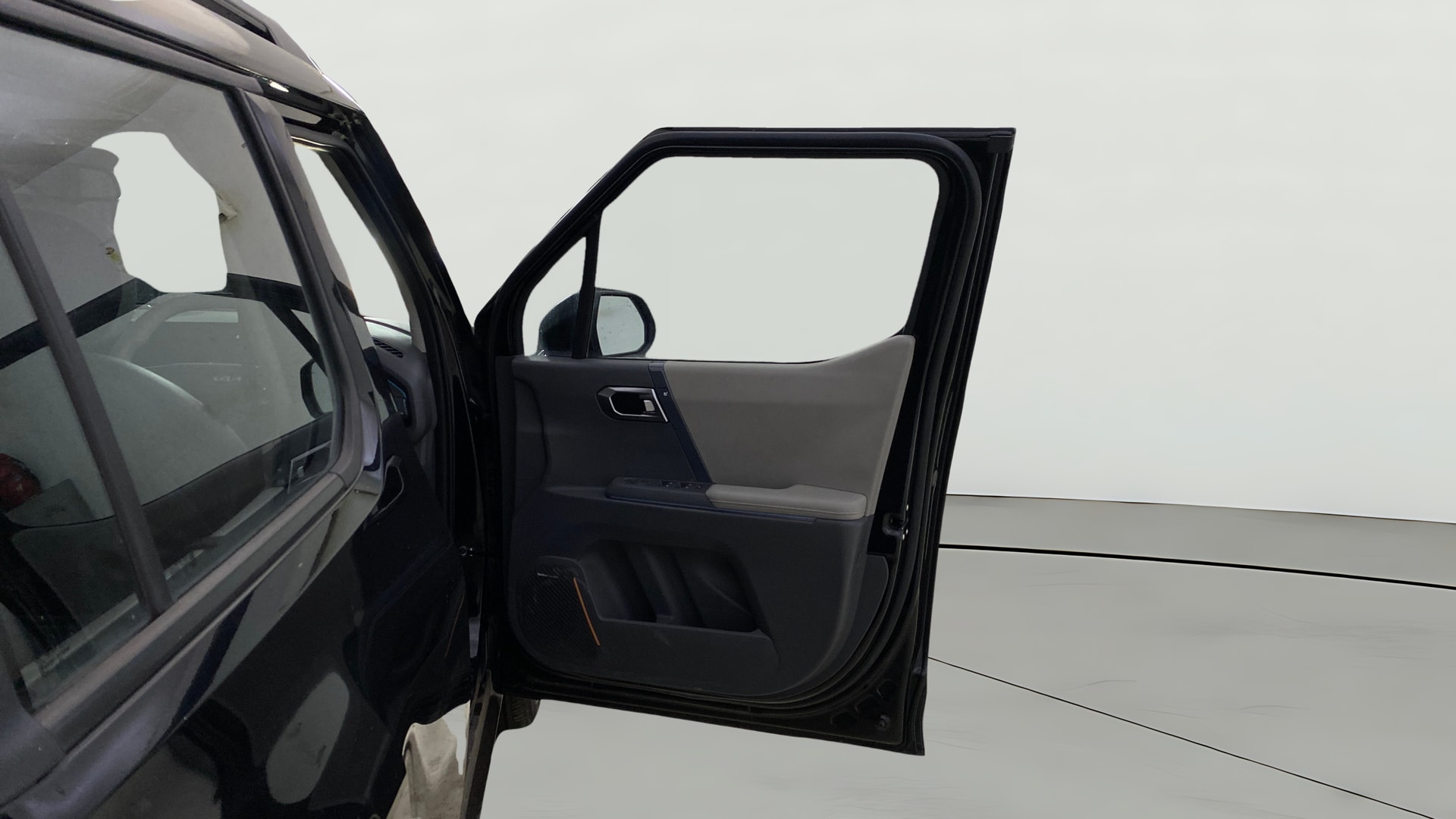 View 2025 Kia Syros HTX Plus (O) AT Diesel Image 47 Used 2025 Kia Syros HTX Plus (O) AT Diesel Image 47
