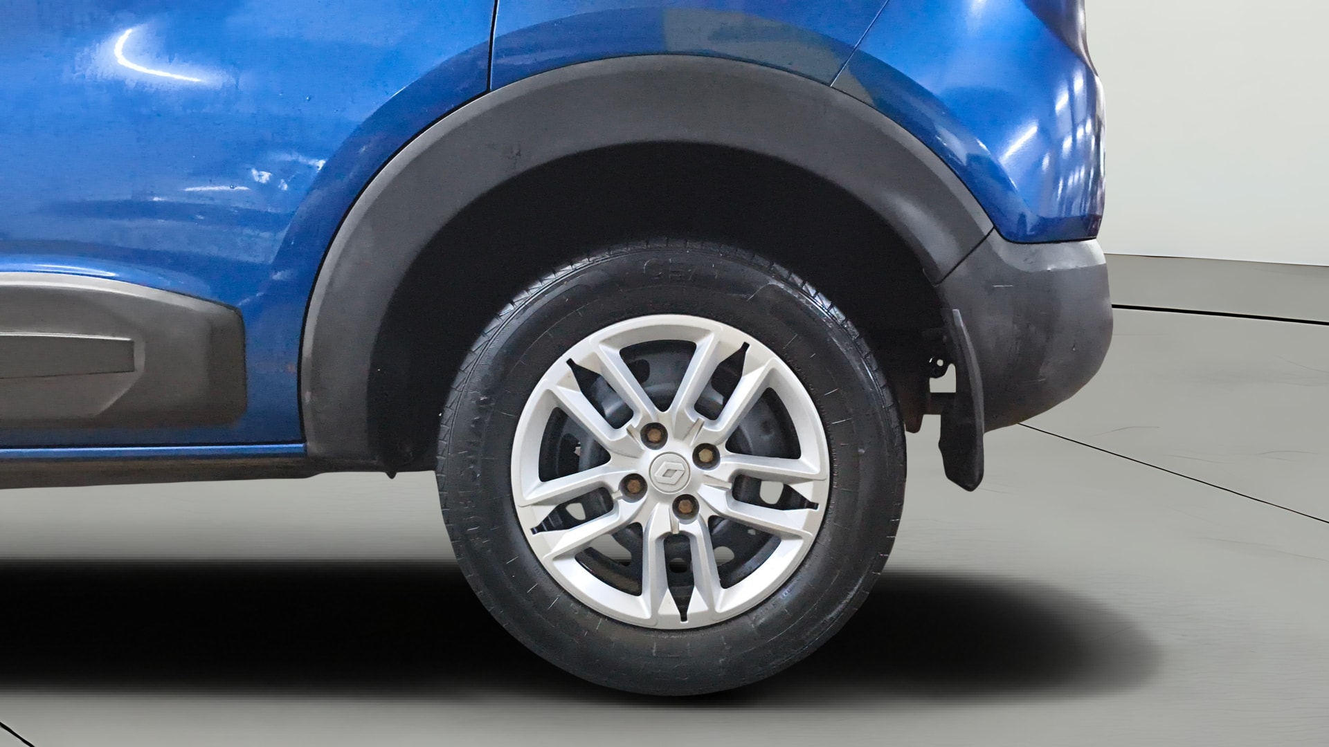 View 2021 Renault Triber RXE Image 11 Used 2021 Renault Triber RXE Image 11