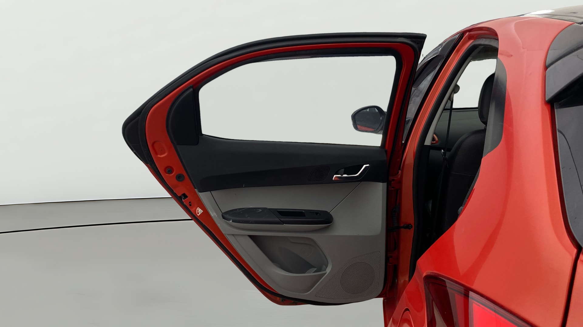 View 2021 Tata Tiago Revotorq XB Image 22 Used 2021 Tata Tiago Revotorq XB Image 22
