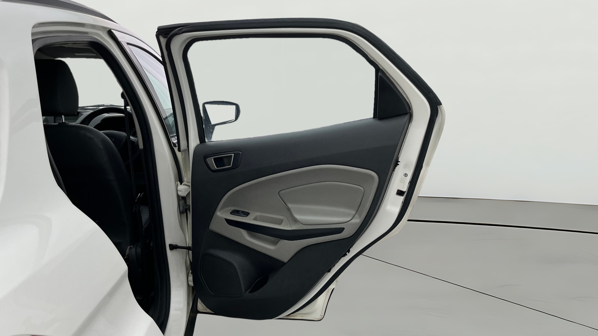 View 2017 Ford EcoSport 1.5 TDCi Diesel Ambiente BS IV Image 7 Used 2017 Ford EcoSport 1.5 TDCi Diesel Ambiente BS IV Image 7