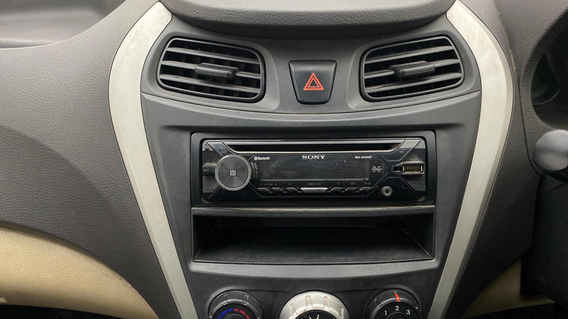 View 2018 Hyundai EON Era Plus Image 17 Used 2018 Hyundai EON Era Plus Image 17